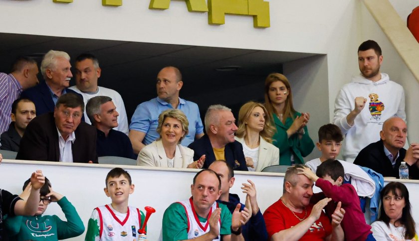 Весела Лечева подкрепи националите по баскетбол в евроквалификацията с Португалия
