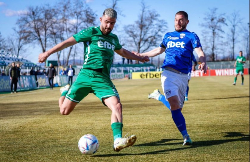Хебър и Спартак Варна не се победиха в дербито на последните в класирането на Първа лига