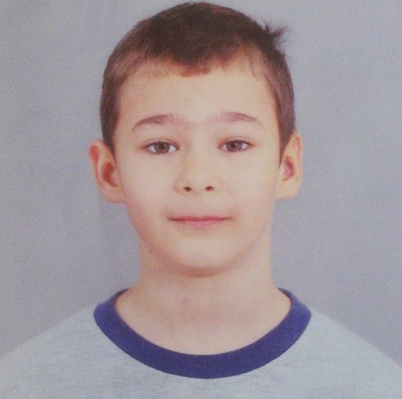 Полицията в Ямбол издирва 11-годишния Александър Стаменов Илчев. По данни