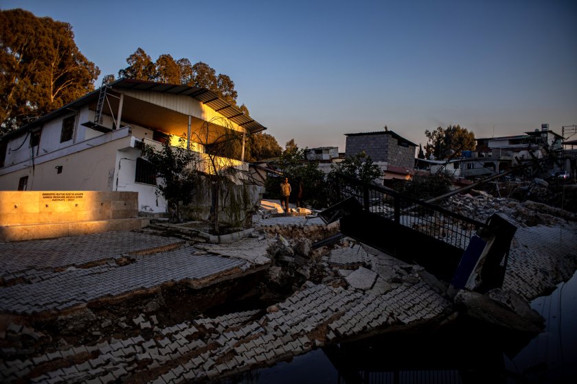 Ново земетресение с магнитуд 5,2 в Турция
