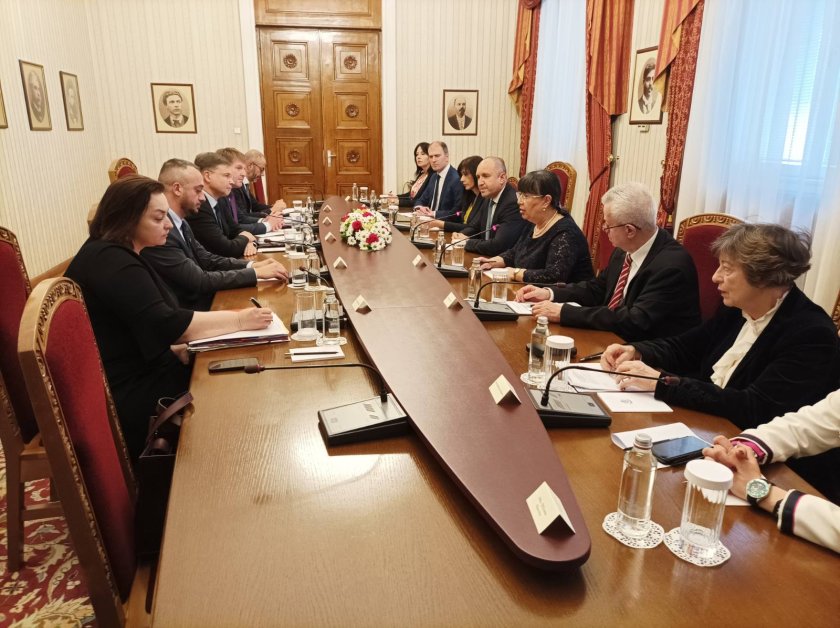 Президентът Румен Радев посрещна на Дондуков 2 заместник-председателят на европейската