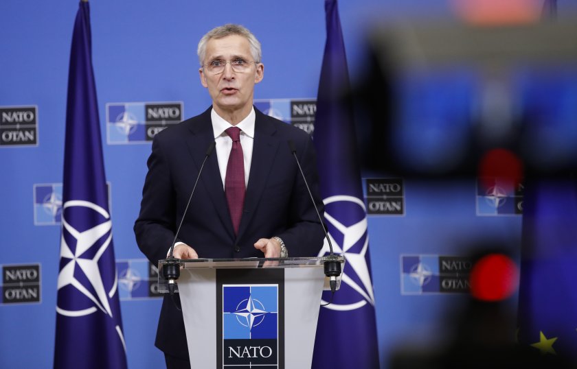 НАТО: Русия да преосмисли решението си за излизане от "Нов СТАРТ"
