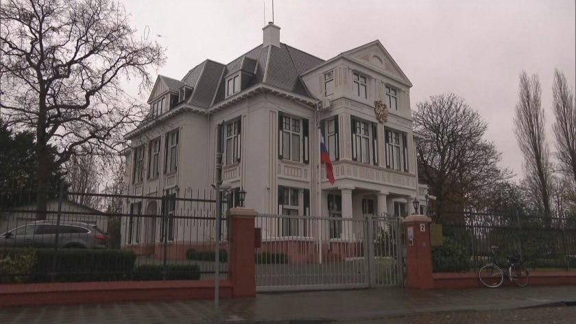 Нидерландия реши да изгони няколко руски дипломати от страната. Според