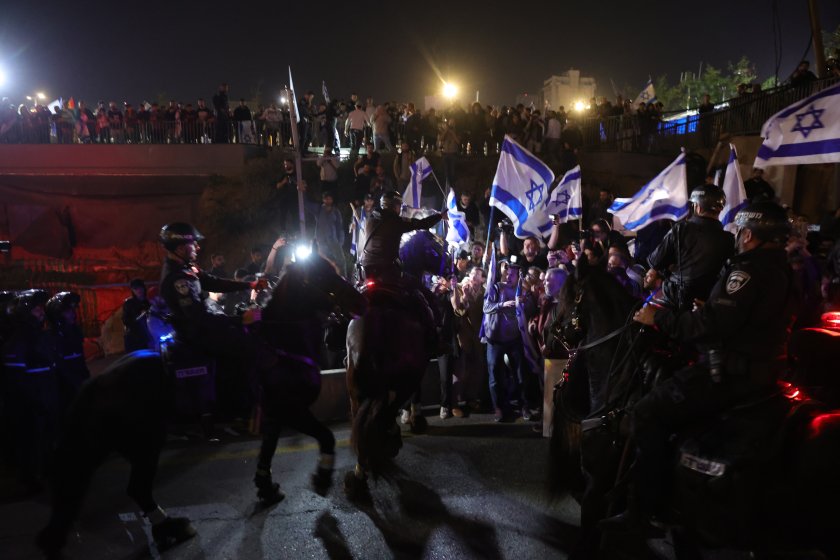 Повече от 200 хиляди излязоха по улиците на Израел за
