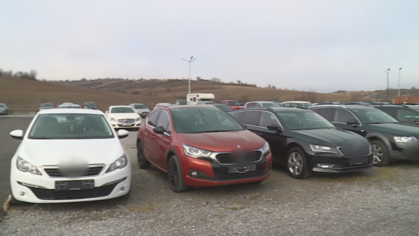 Все по-ограничен е пазарът на автомобили втора ръка в Дупница.