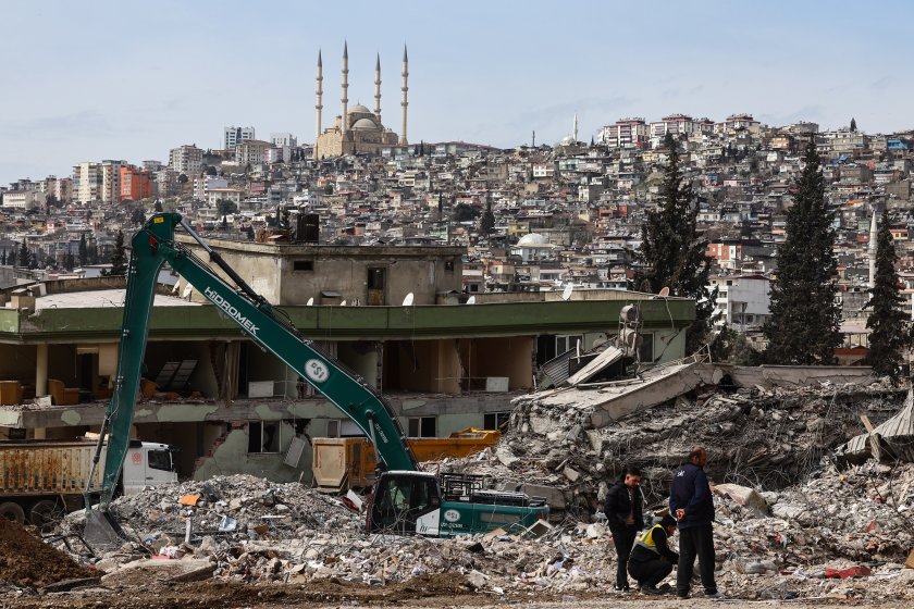 Спорна строителна амнистия може да е сред причините за огромните разрушения в Турция