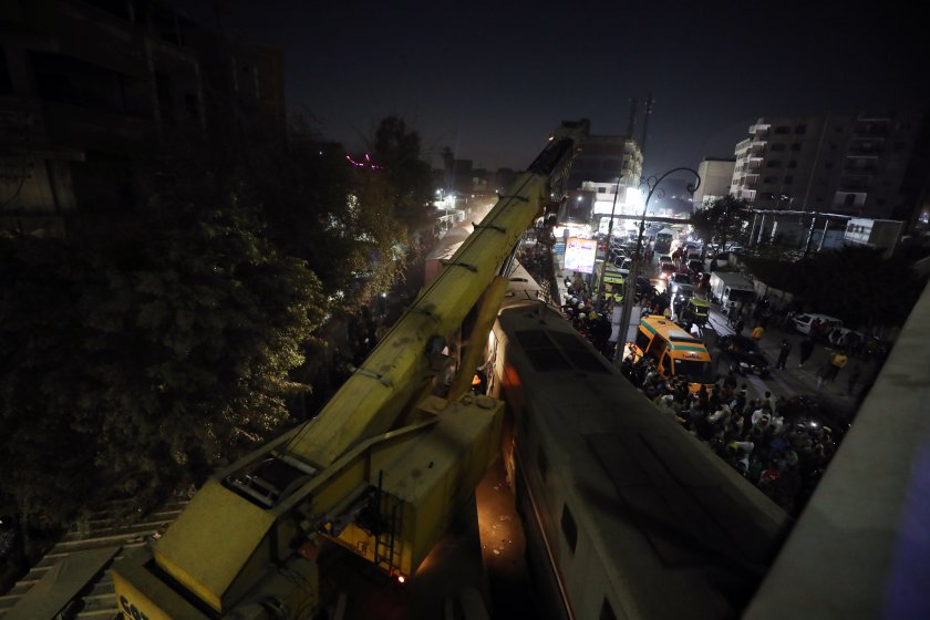 Един загинал и 16 ранени при влакова катастрофа в Египет