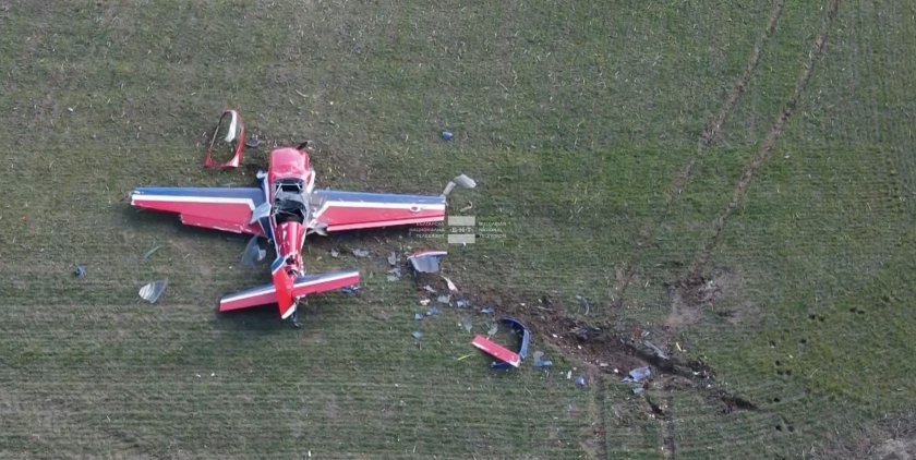 Акробатичен самолет, излетял от летище Лесново, е паднал в местността