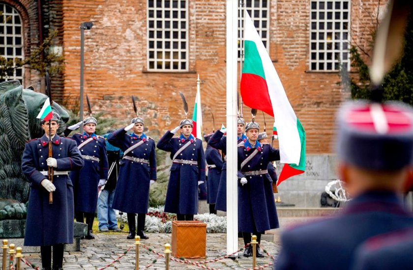 145 години свободна България - церемония на Паметника на Незнайния войн