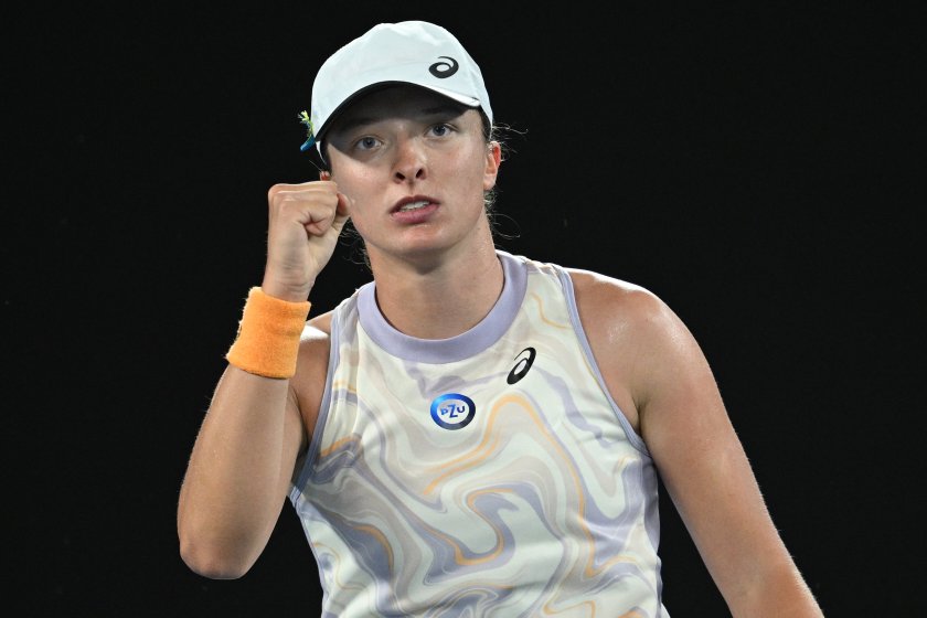 Ига Швьонтек и Камила Осорио откриха програмата на Род Лейвър Арена в третия ден на Australian open. Победител от двубоя между 21-годишните тенисистки е световната номер 1 Швьонтек.