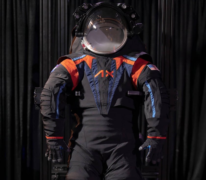 НАСА представи прототип на скафандъра, който астронавтите ще носят при