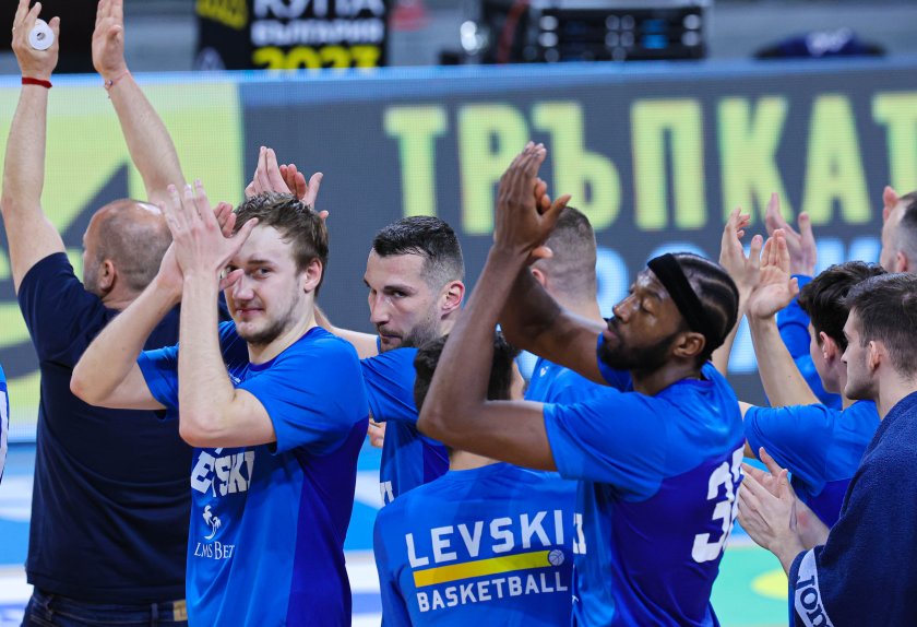 Ръководството на баскетболен клуб Левски твърди, че отборът е жертва