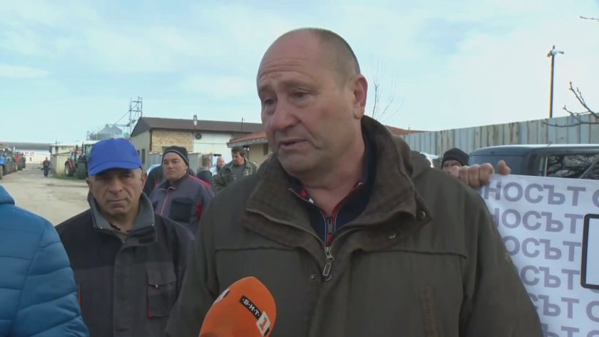 Земеделци от Вълчи дол излязоха на протест срещу ВЕИ парк