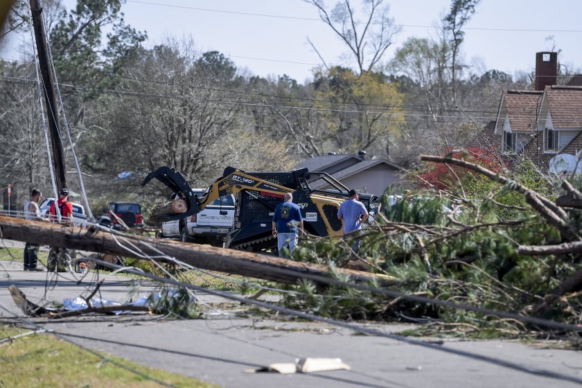 В американските щати Мисисипи и Алабама са в ход спасителни