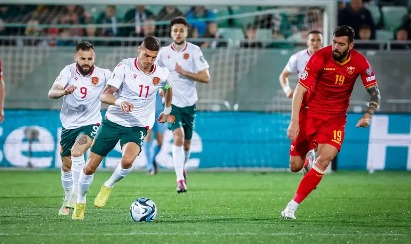 Отборите на България и Черна гора играят при резултат 0:1