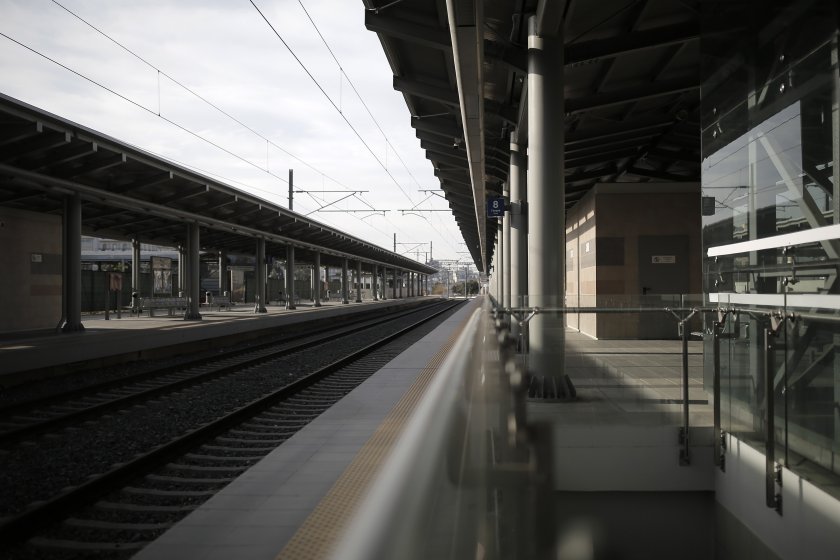 Влаковите превози бяха възобновени частично днес в Гърция за първи