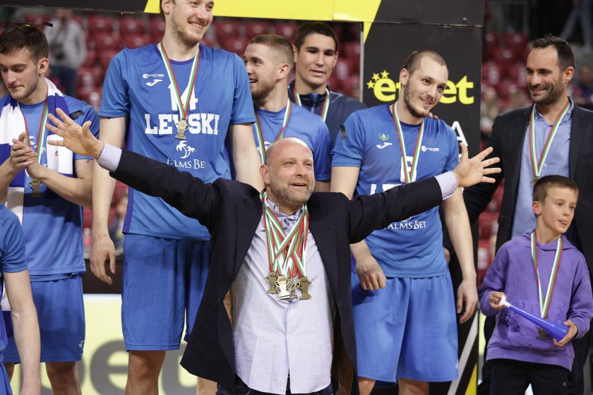 тити папазов подарил спечелената купа българия баскетбол лили иванова