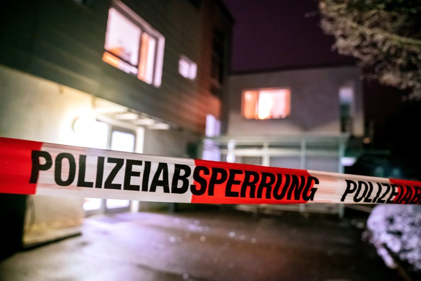 германски политик бил тежко ранен стрелба прозореца къщата