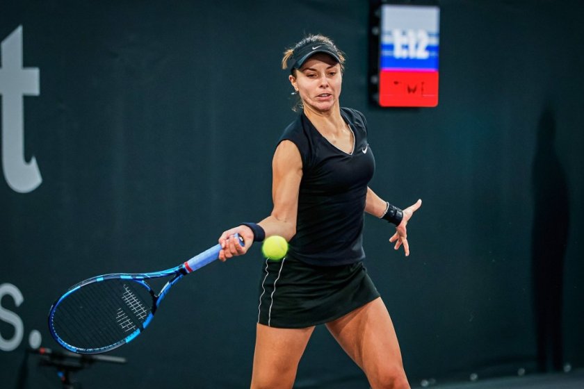 Виктория Томова стартира с победа в квалификациите на силния турнир в Маями