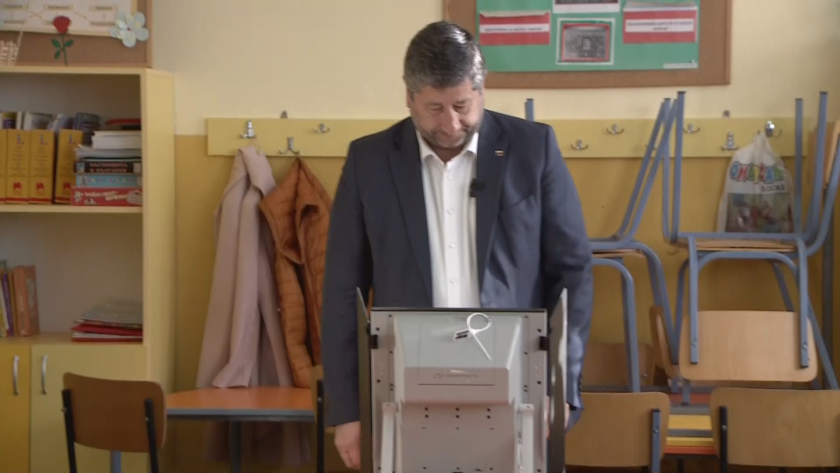 Гласувах България да излезе от тази безпътица и политическа криза