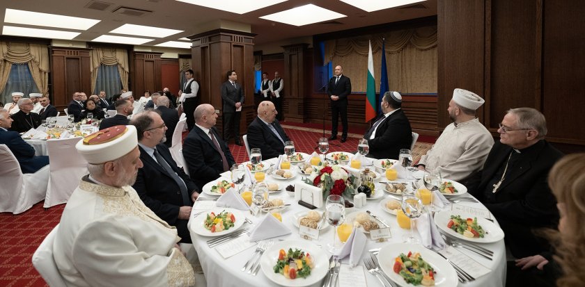 Президентът Румен Радев беше домакин на традиционната вечеря ифтар по