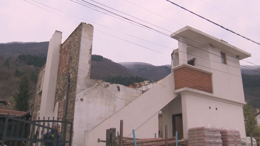 Жители от няколко села в помощ на семейства, останали без дом след пожар