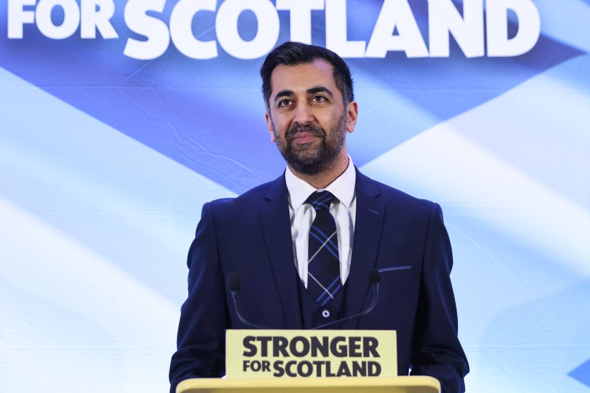 Шотландският парламент избира 6-ия министър-председател на полуавтономното шотландско правителство. Одобрението