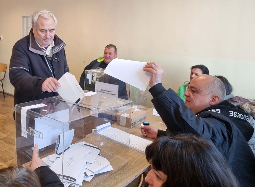 Към 20 часа избирателната активност във Варна е 41,82%, а