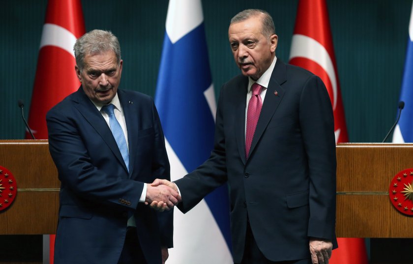 Турският парламент единодушно подкрепи присъединяването на Финландия към НАТО.За гласуваха