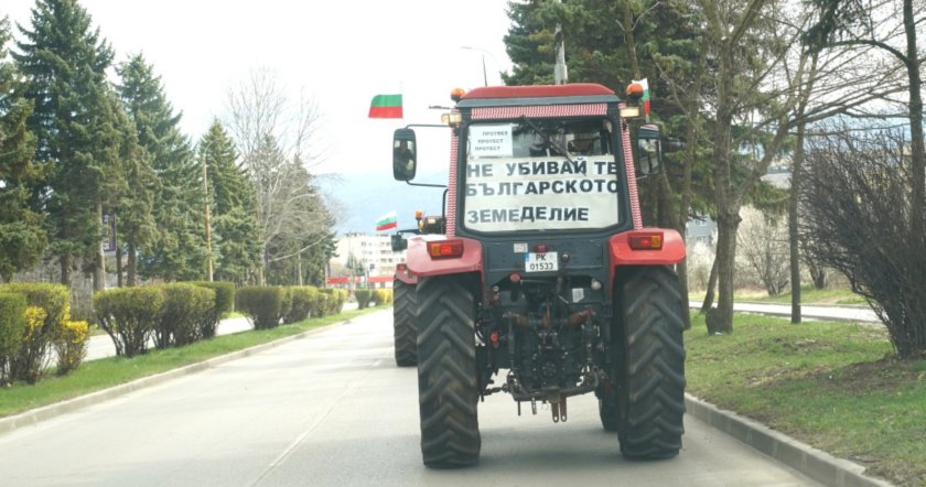 И днес протестите на зърнопроизводителите продължават, въпреки усилията на държавата