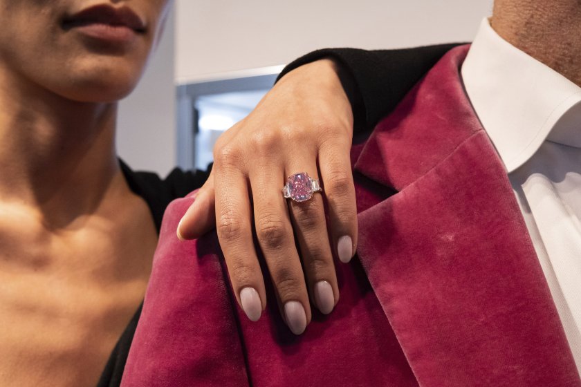 Най-редкият сред редките розов диамант, оценен на 35 млн. долара,