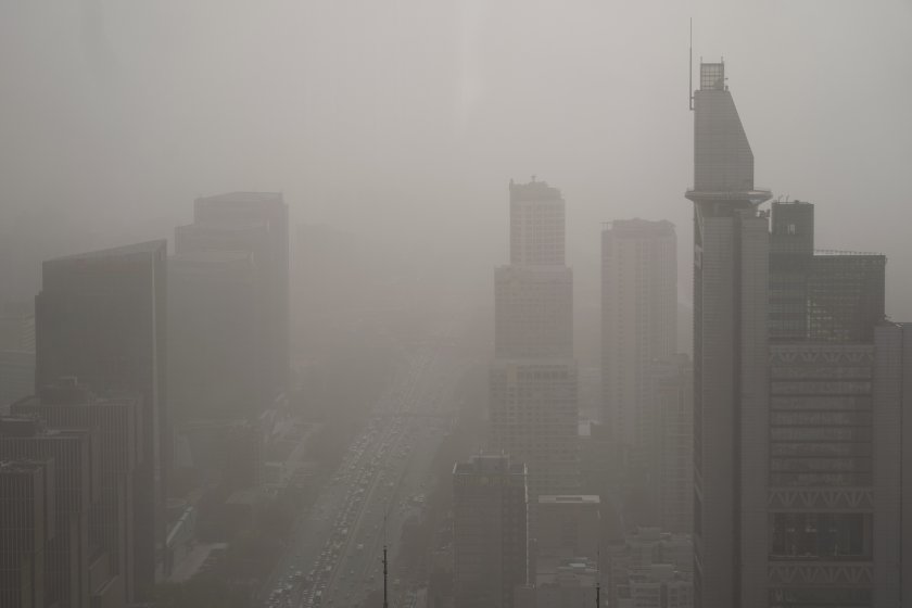 силна пясъчна буря обхвана пекин райони северен китай
