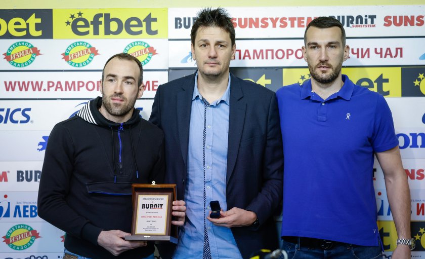 Старши треньорът на Левски Димитър Ангелов заяви, че очаква надпревара