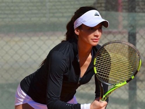 Ани Вангелова стартира с победа на турнира по тенис на