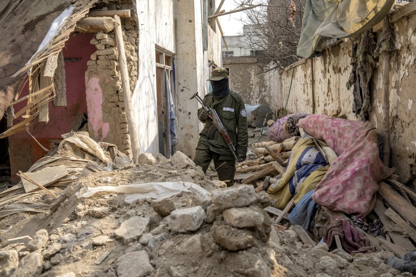 талибаните нападнаха скривалище ислямска държава