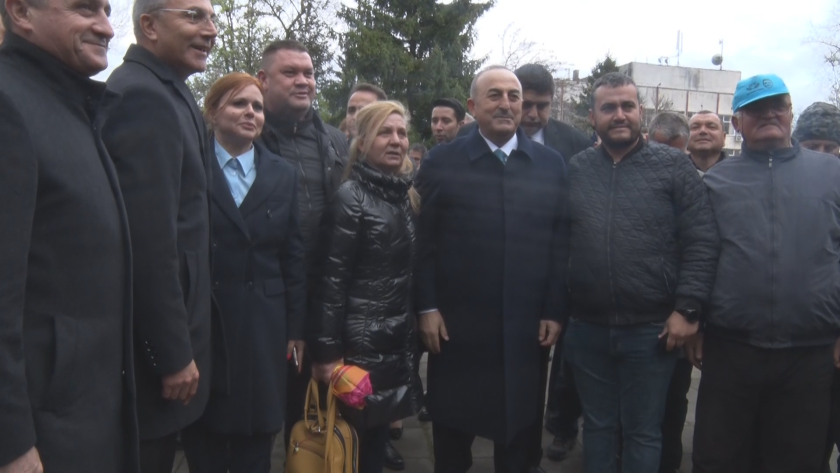 турският външен министър посети шумен региона благодари българската помощ земетресението