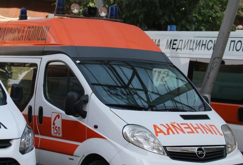 Снимка: Шофьор на линейка е с опасност за живота след нанесен побой в Бургаско