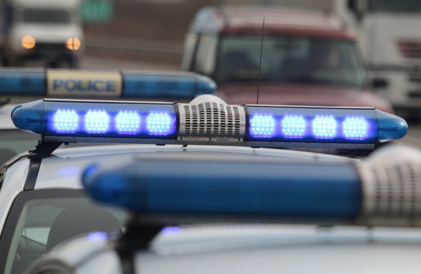 Двама са загинали при тежка катастрофа между лек автомобил и