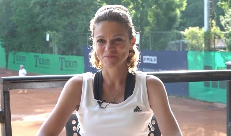 На 50-годишна възраст почина бившата българска тенисистка Елена Пампулова-Бергоми, съобщиха