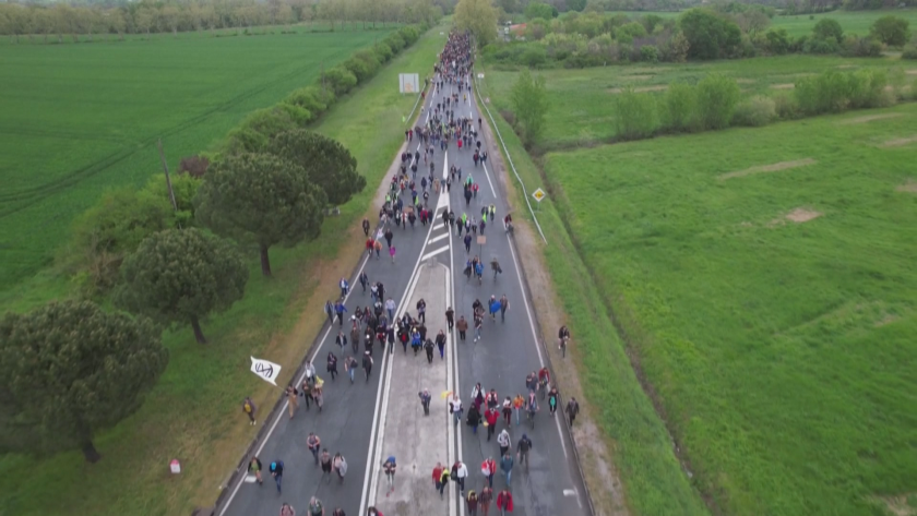 Близо 5 хиляди природозащитници демонстрираха срещу изграждането на автомагистрална отсечка