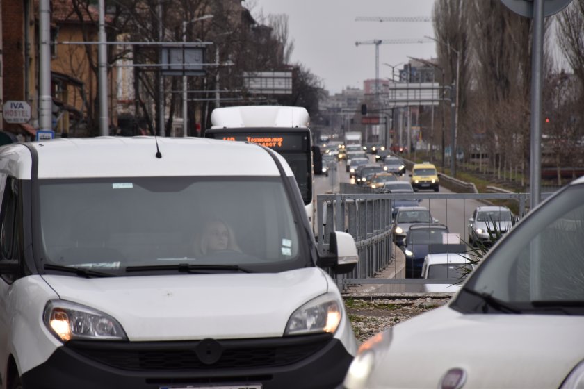Колко нарушители са засекли електронните табла за скоростта в София?