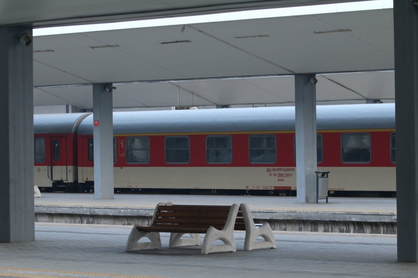 Бързият влак между София и Свиленград закъснява с повече от