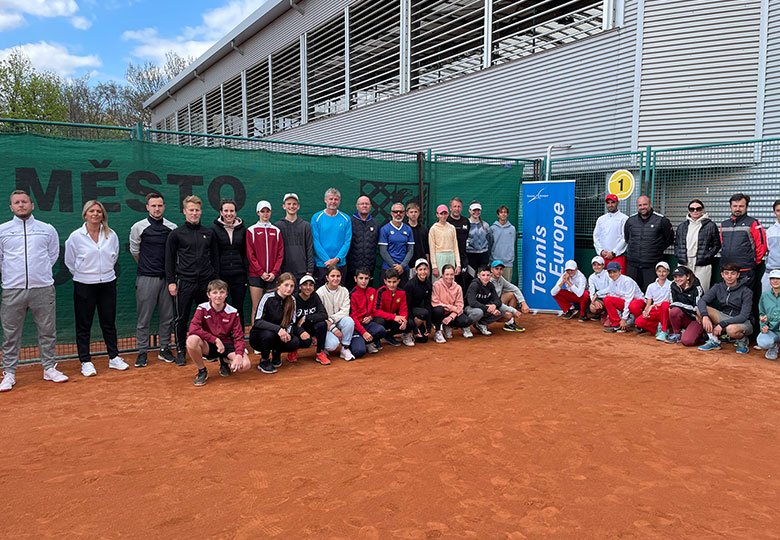 българия тенисисти тренировъчен лагер чехия