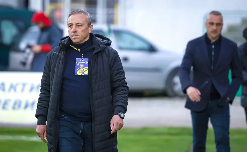 Старши треньорът на Черно море – Илиан Илиев, обвини съдийската