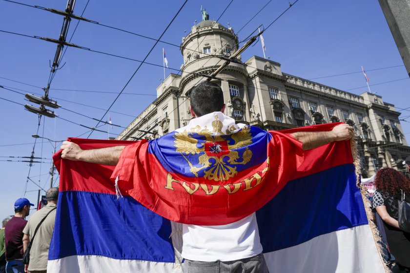 Европейският съюз призова правителството на Косово и сръбската общност да