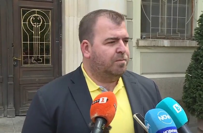Забраната за внос на продукти от Украйна може да продължи и след 5 юни, каза земеделският министър