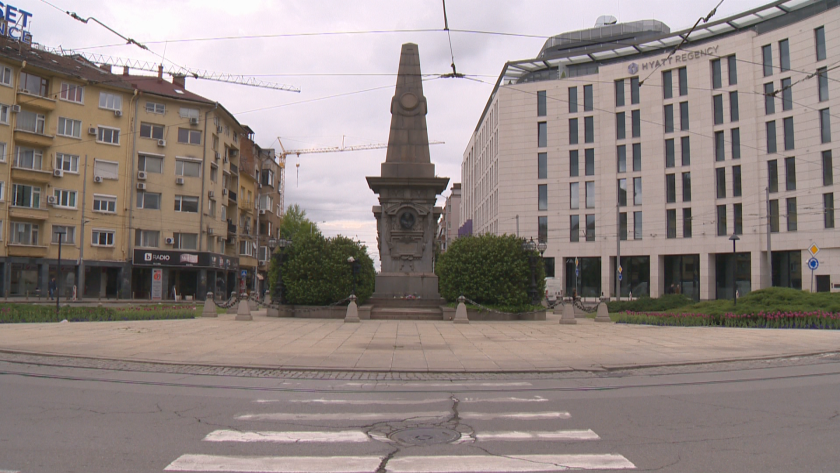 От утре започва ремонт на кръговото кръстовище около паметника Левски.