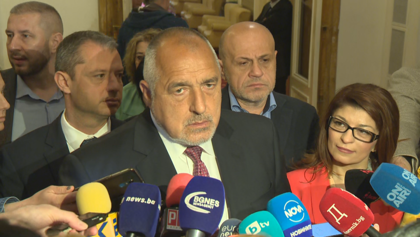 Имаме сериозни резерви по програмата на ПП-ДБ, коментира лидерът на