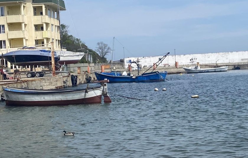 61-годишен рибар загина, след като лодката му се преобърна край