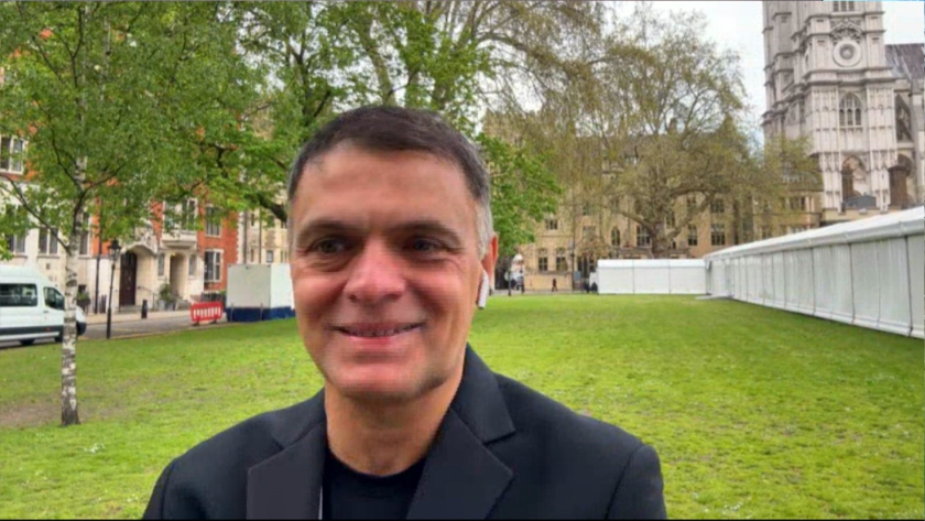 Ще бъде нещо страхотно, чувството е много странно. Ще свирим